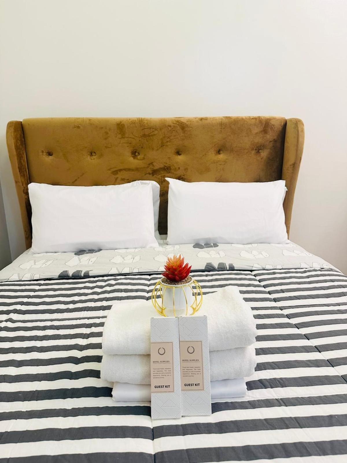 Starlight Suites Trece Martires Экстерьер фото