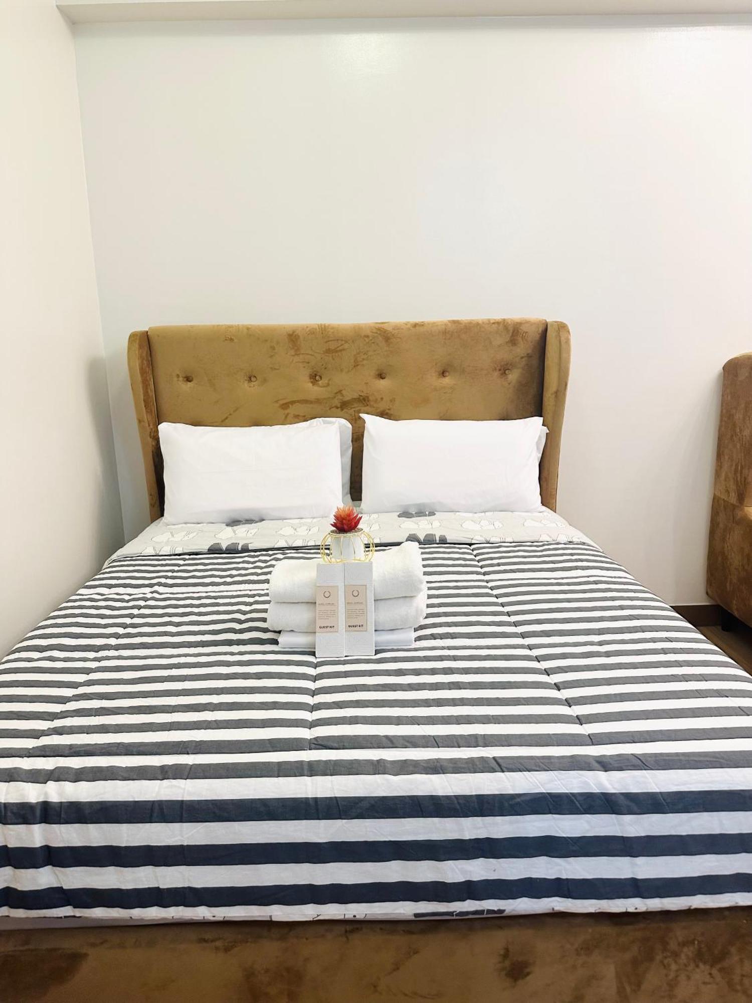 Starlight Suites Trece Martires Экстерьер фото