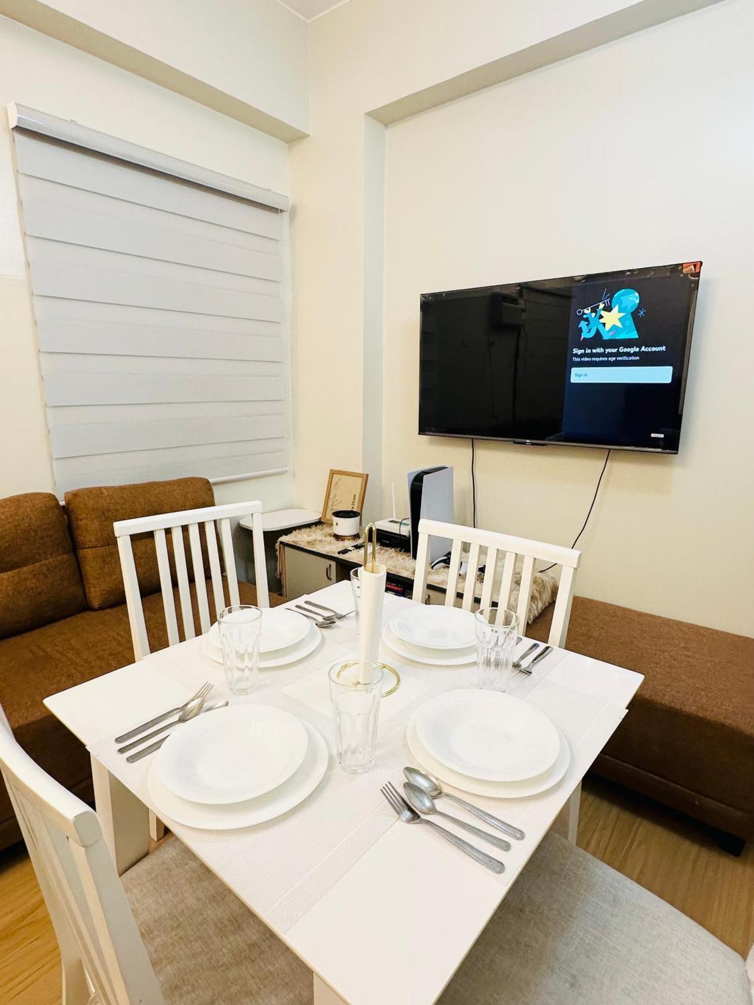 Starlight Suites Trece Martires Экстерьер фото
