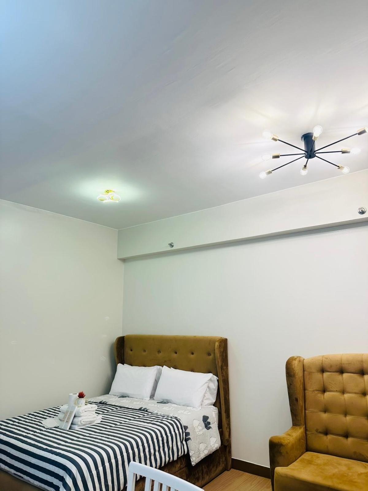 Starlight Suites Trece Martires Экстерьер фото