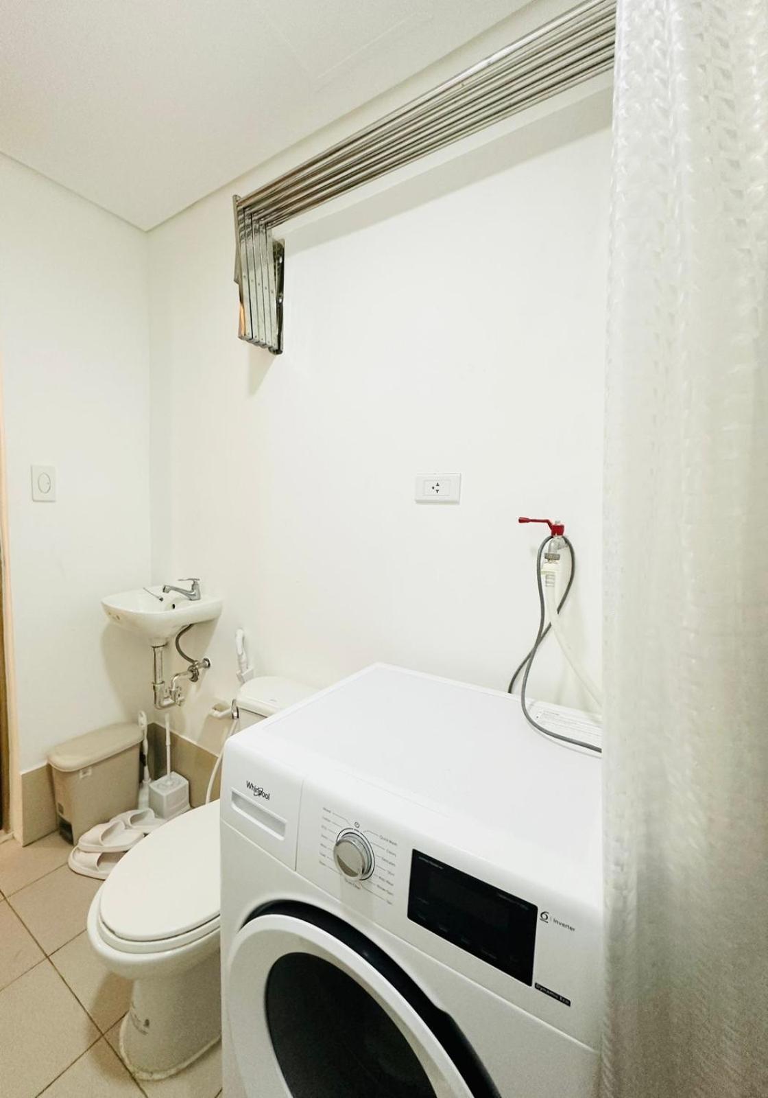 Starlight Suites Trece Martires Экстерьер фото